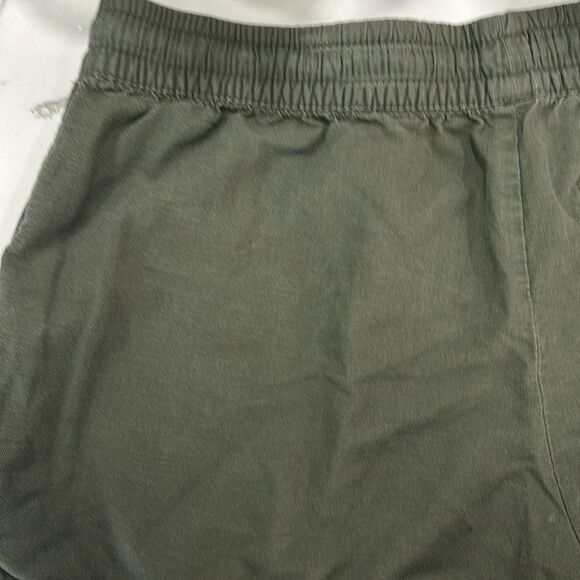 Gap | Casual Olive Green Women’s Summer Shorts - Picture 10 of 15
